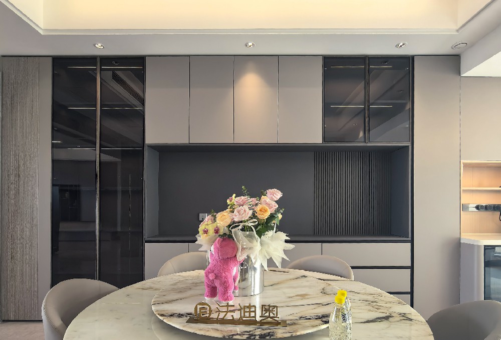 大平層裝修實(shí)景 | 400㎡江景房現(xiàn)代極簡風(fēng)不銹鋼全屋定制效果